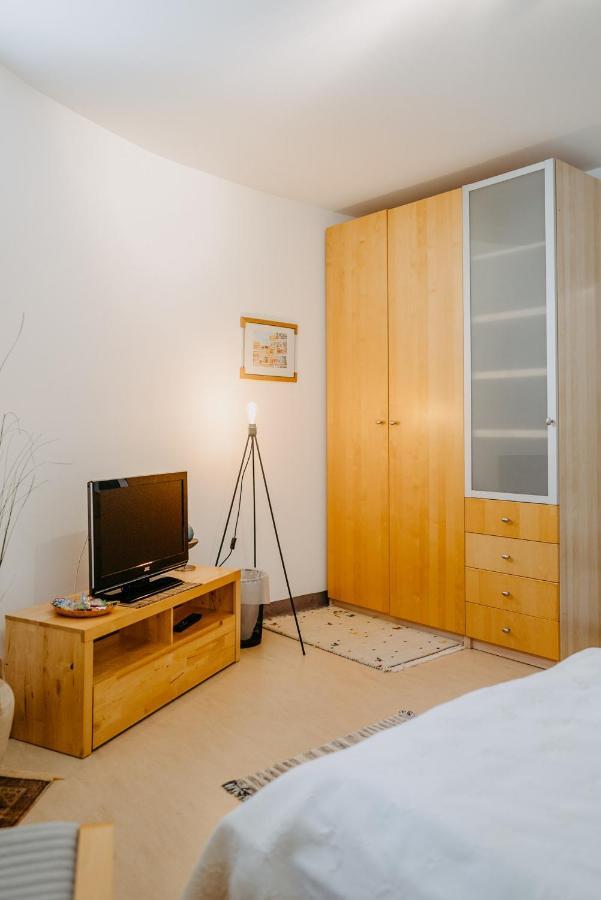 Haus Luna - Privatzimmer Im Sonnigen Suedburgenland Hackerberg Exterior photo